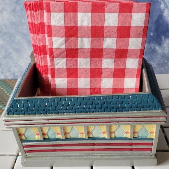 Nostalgic Diner Centerpiece and Salt Pepper Shaker - Picture 3 of 9